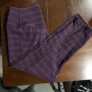 Nike dri-fit Capri pants. Mid calf. Mid rise.